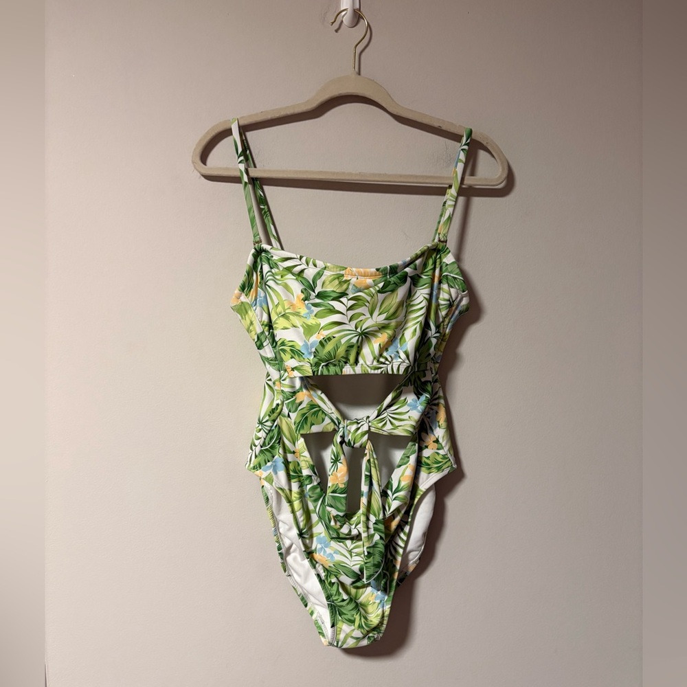 Shade & Shore Floral Cut Out One Piece XL